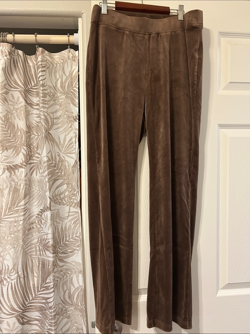 Juicy Couture Chocolate Velour Hoodie Set - Picture 7 of 7